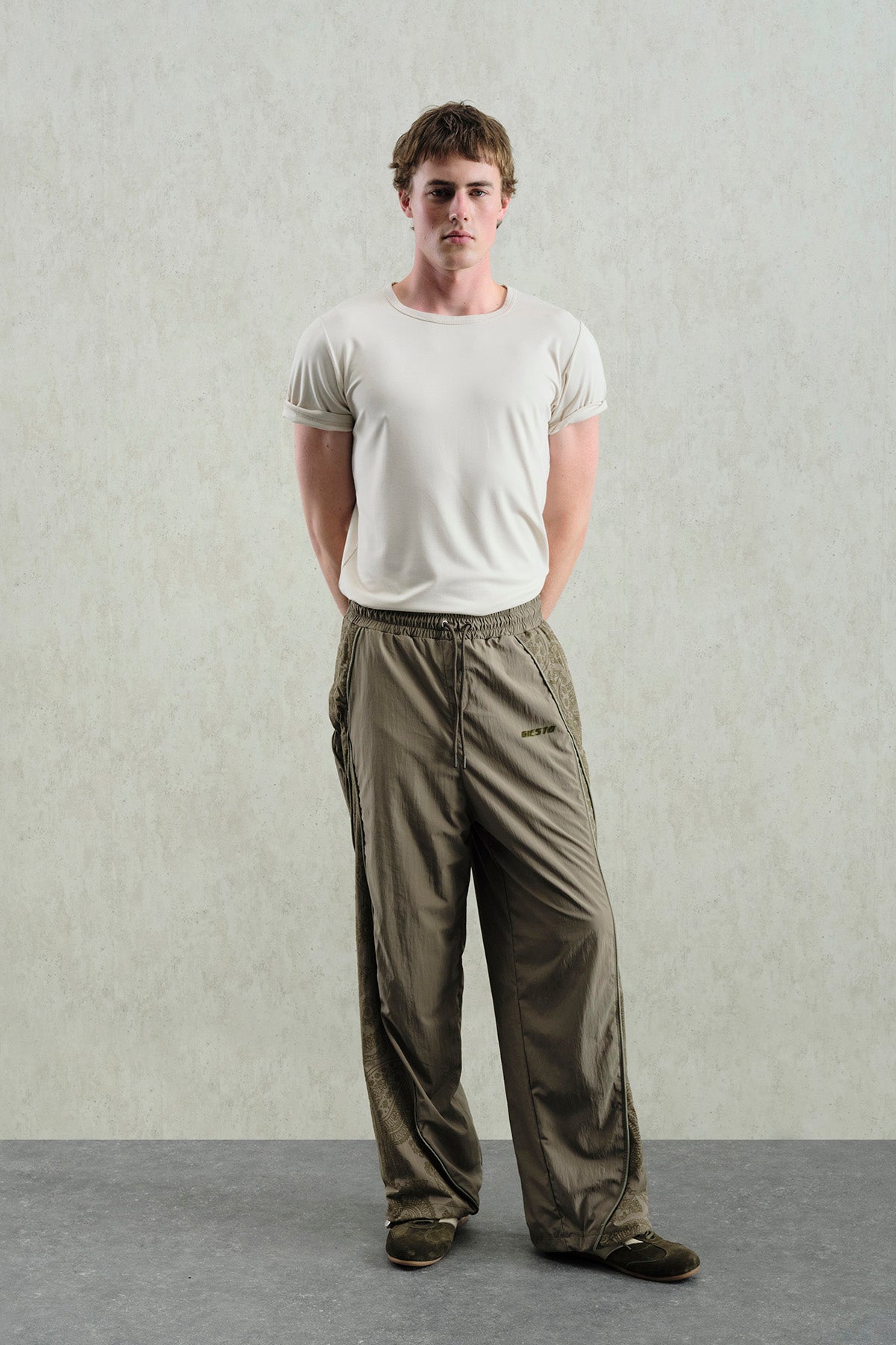FLOK DESENLİ JOGGER HAKİ PANTOLON