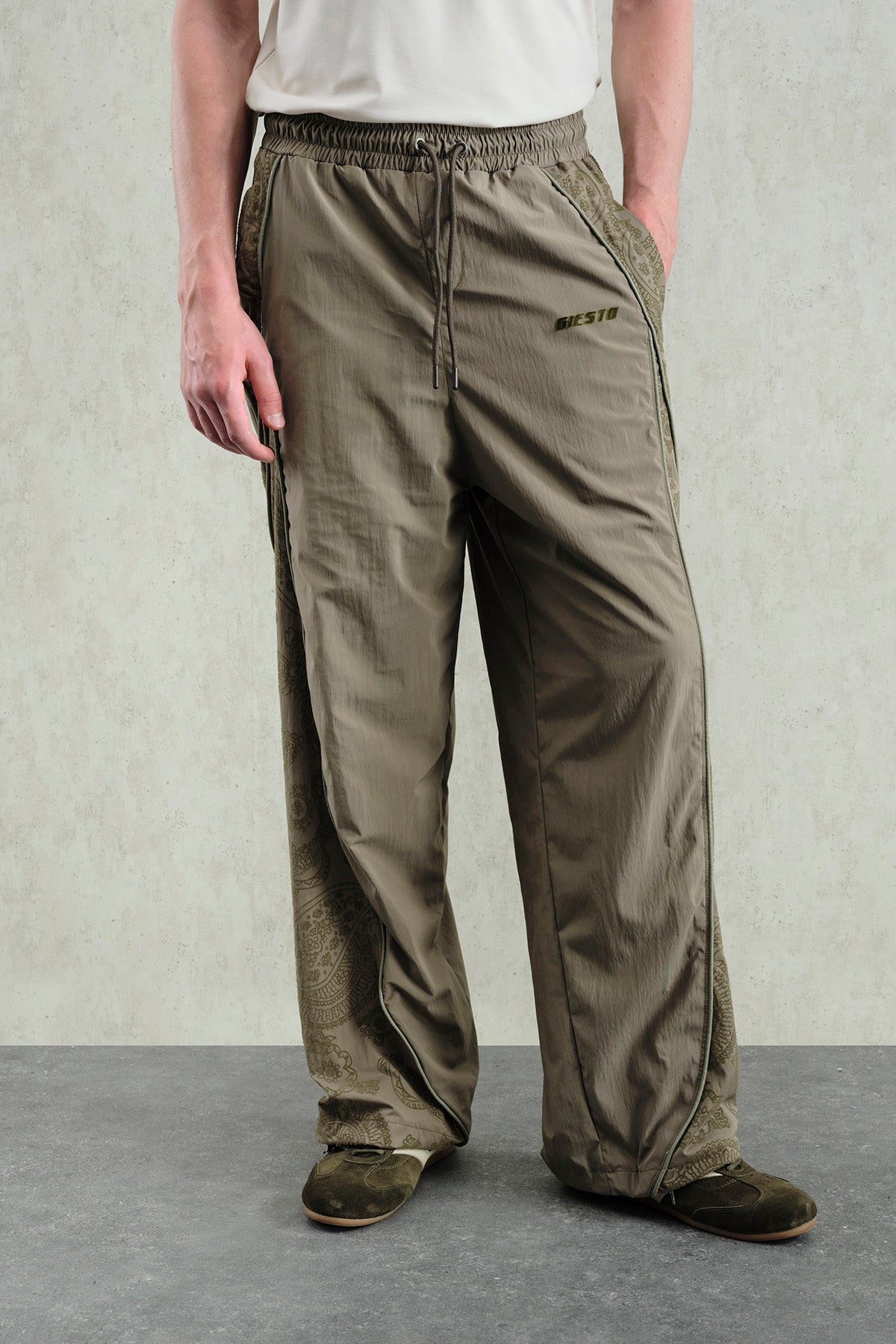 FLOK DESENLİ JOGGER HAKİ PANTOLON