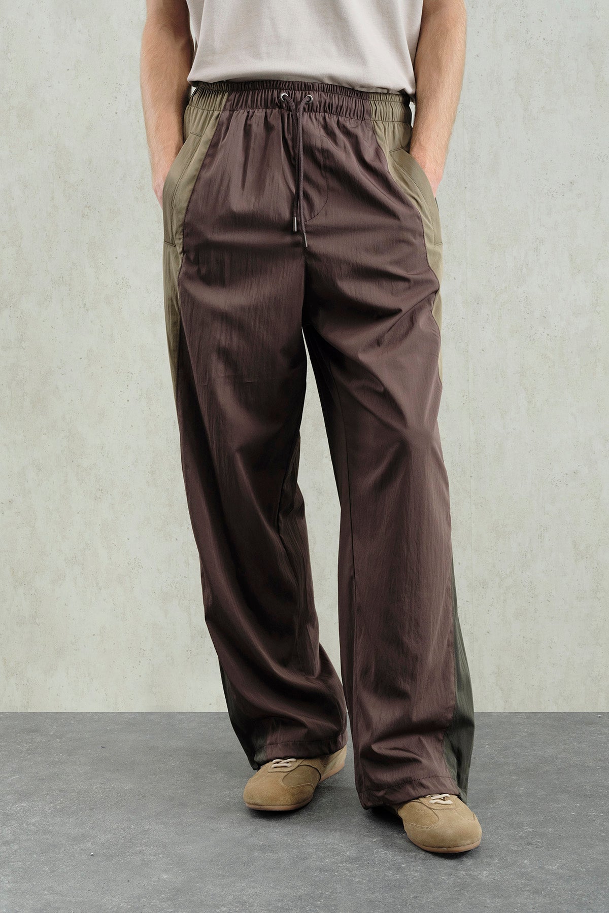 PARÇALI JOGGER KAHVERENGİ PANTOLON