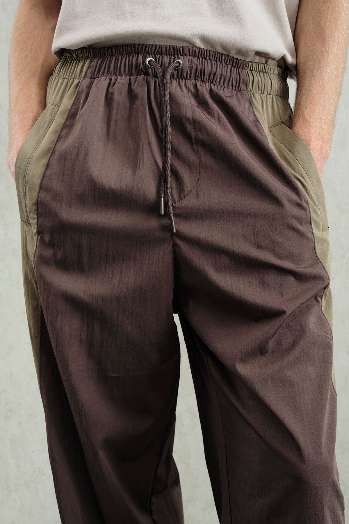 PARÇALI JOGGER KAHVERENGİ PANTOLON