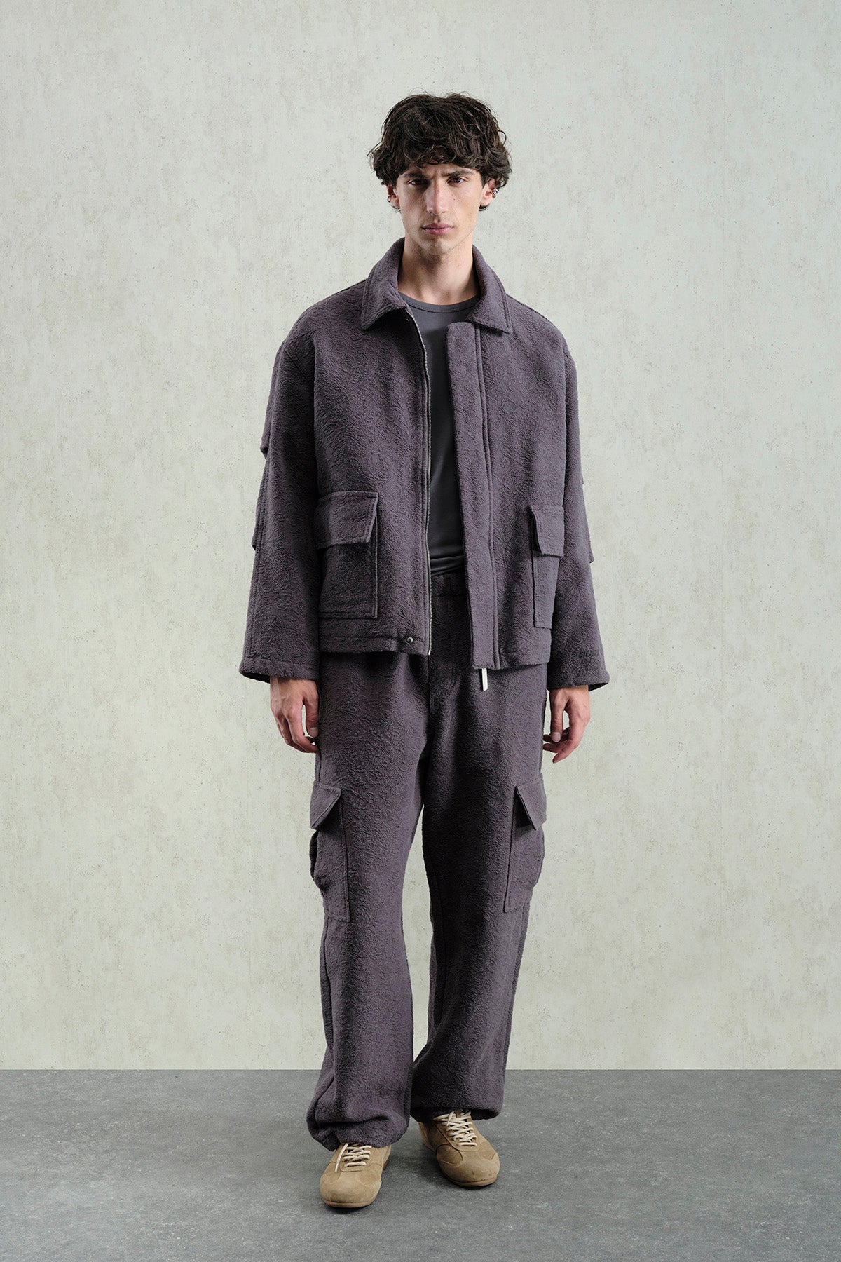 JAKAR DESENLİ GRİ CEKET