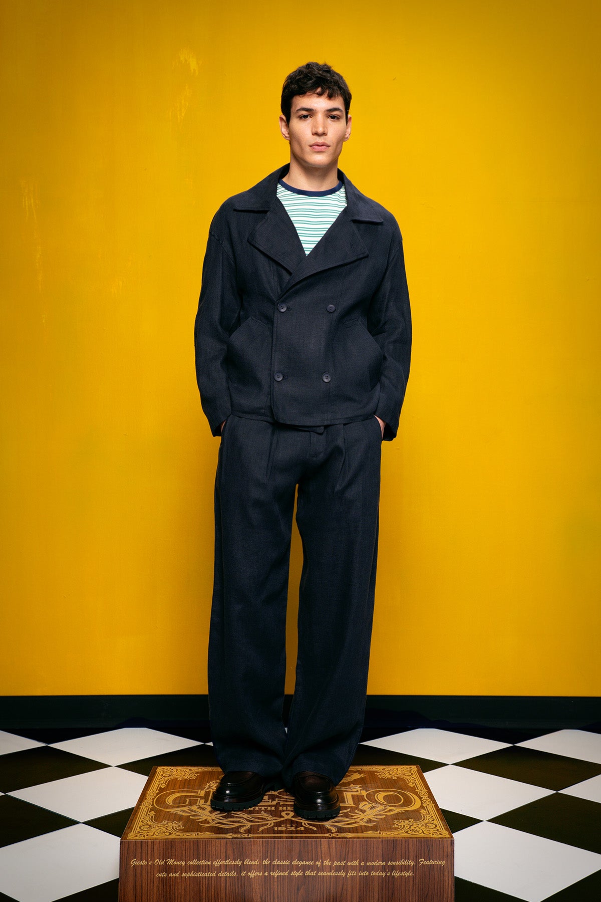 100% LINEN DOUBLE-BREASTED NAVY BLAZER