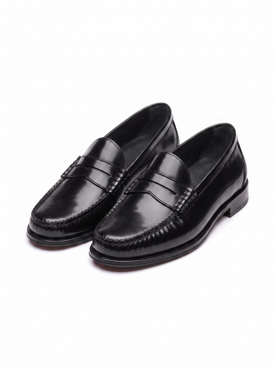 CLASSIC BLACK LOAFER