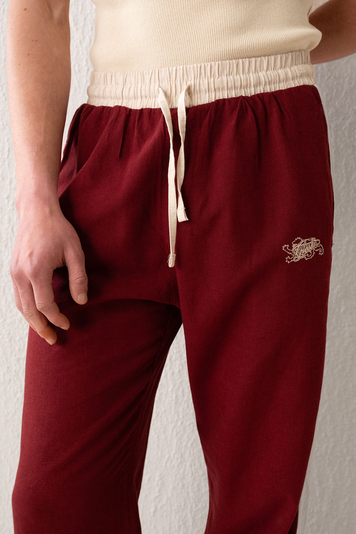 ŞERİT DETAYLI KETEN BORDO PANTOLON