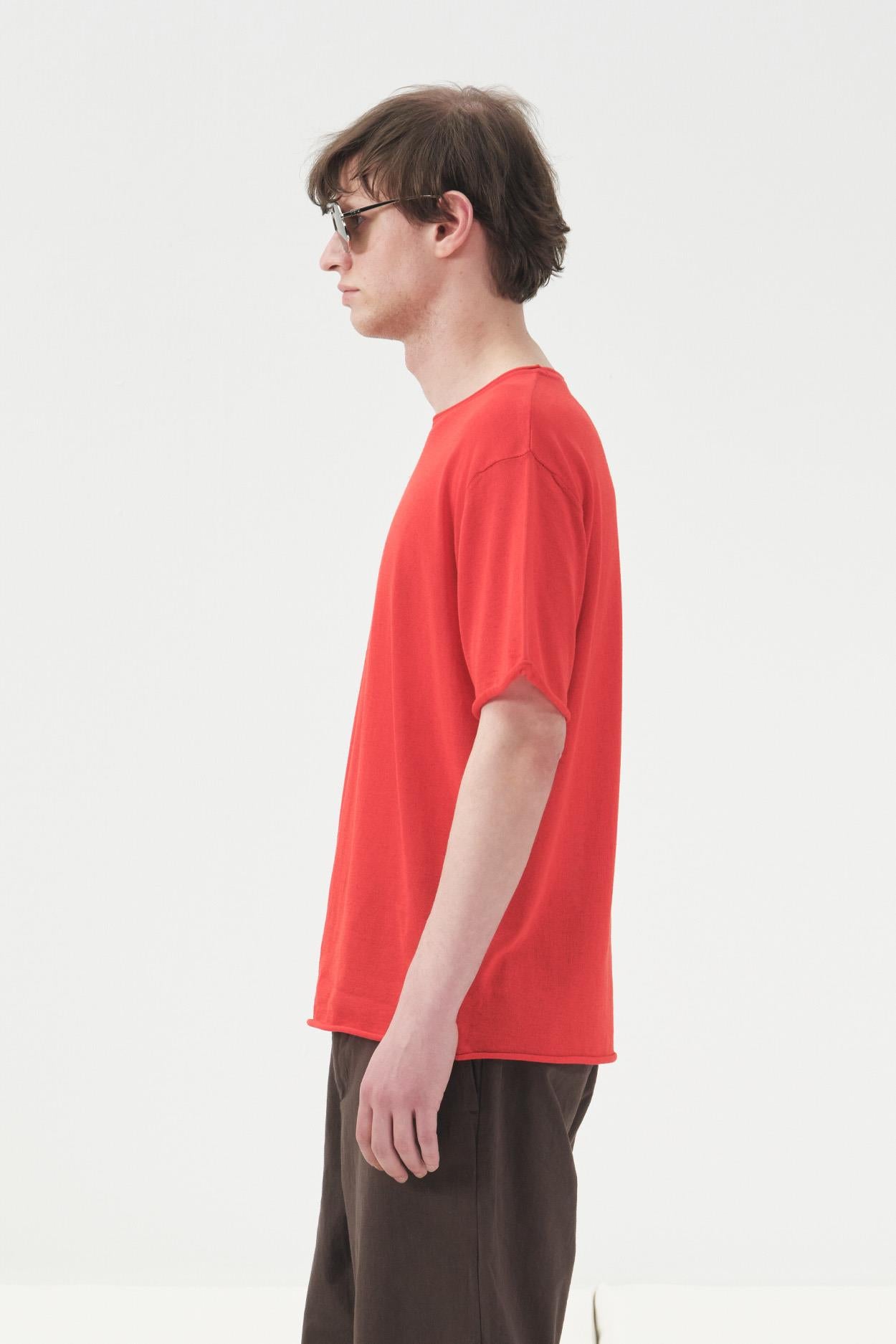 DÖKÜMLÜ KIRMIZI KETEN TRİKO T-SHIRT