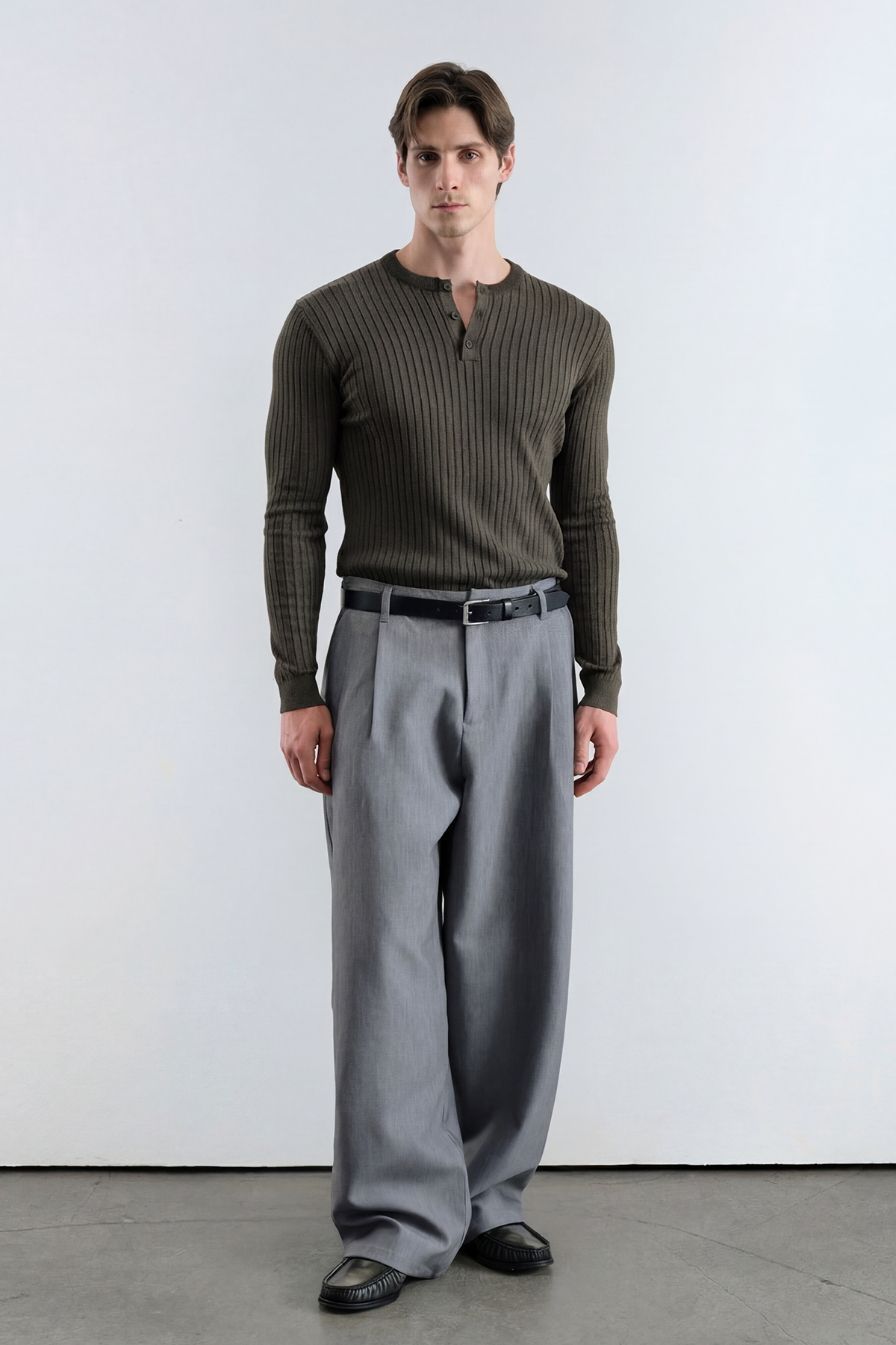 DAR KESİM DÜĞMELİ HAKİ TRİKO