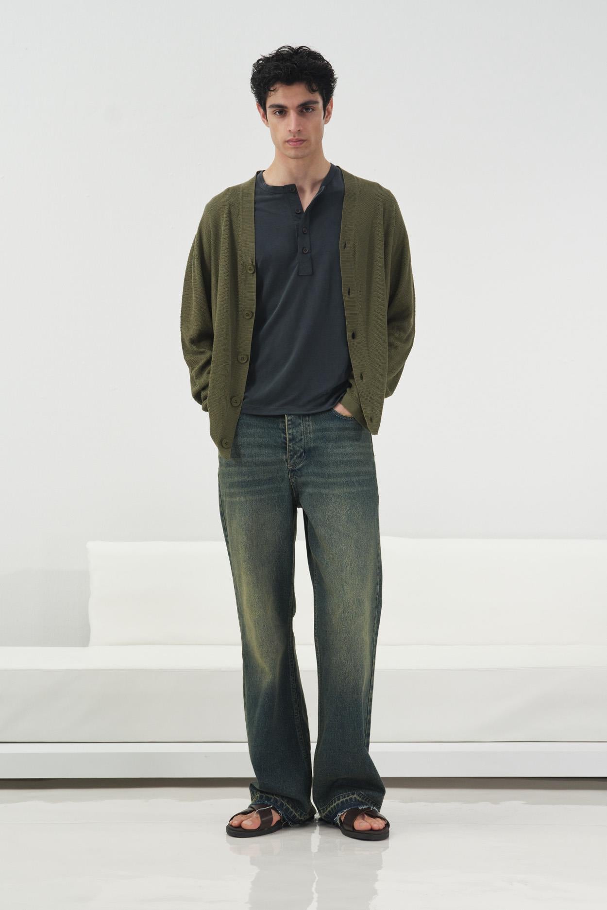 HAFİF İNCE ÖRGÜLÜ HAKİ TRİKO HIRKA