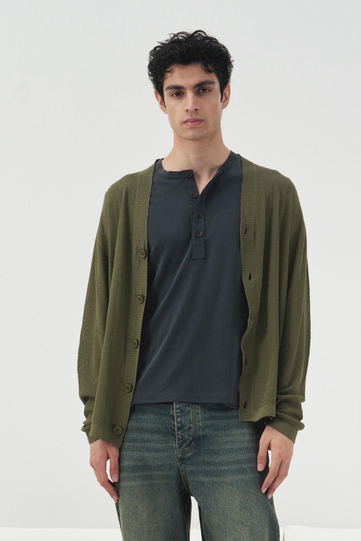 HAFİF İNCE ÖRGÜLÜ HAKİ TRİKO HIRKA