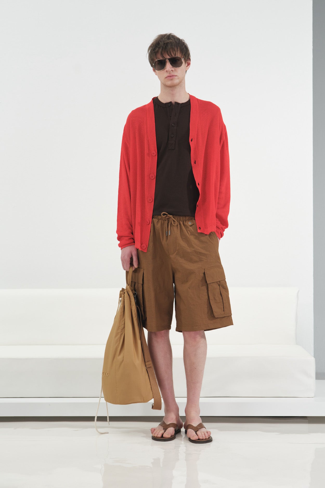 HAFİF İNCE ÖRGÜLÜ KIRMIZI TRİKO HIRKA