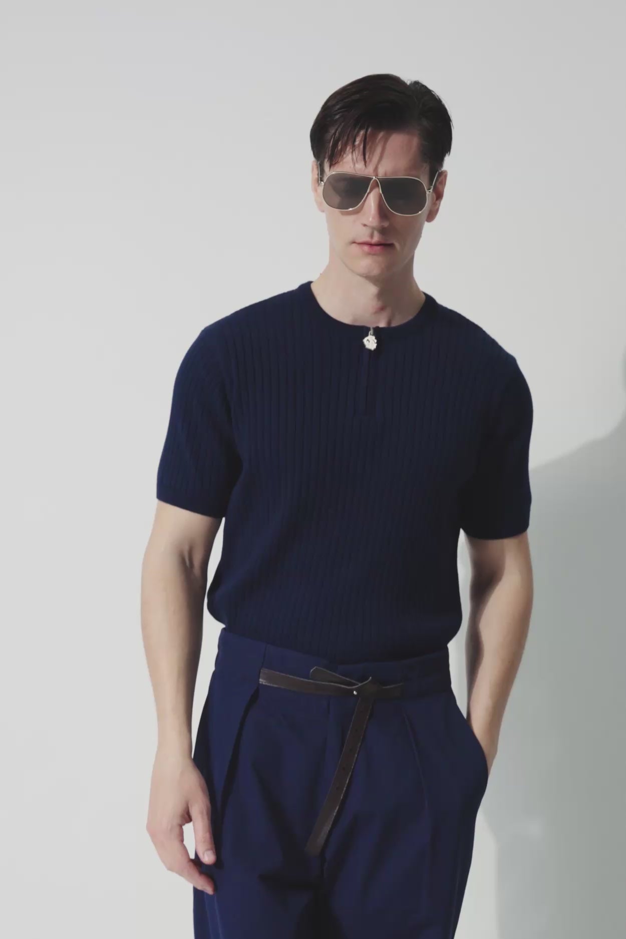 SLIM FIT ZIPPED NAVY KNITTED T-SHIRT